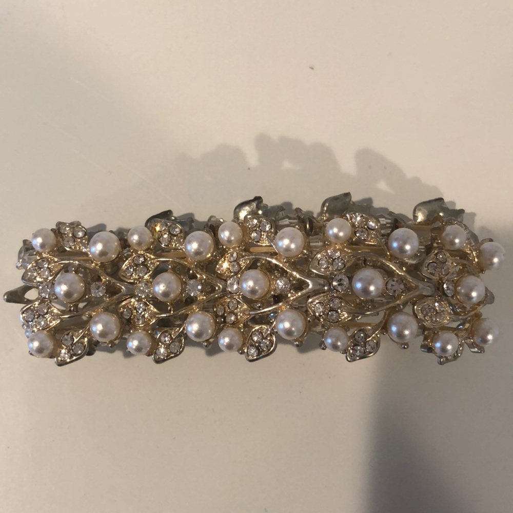 Pearl and diamond gold bracelet